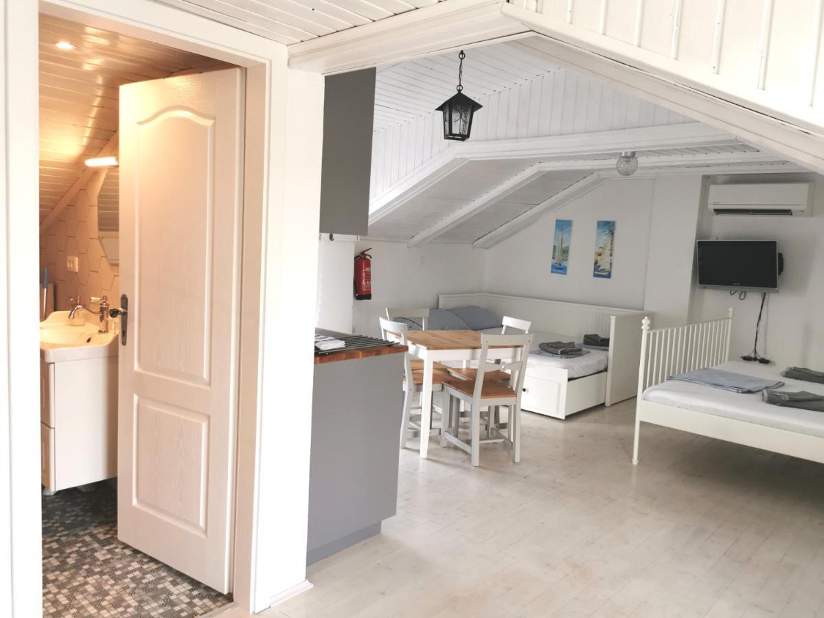 Ribar 2 Lägenhet Njivice Exteriör bild